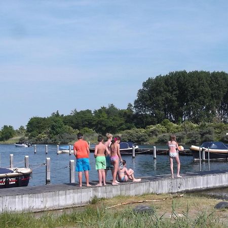 Comfortabel Vakantiehuis Aan Zee En Meer ! Kamperland Exterior photo