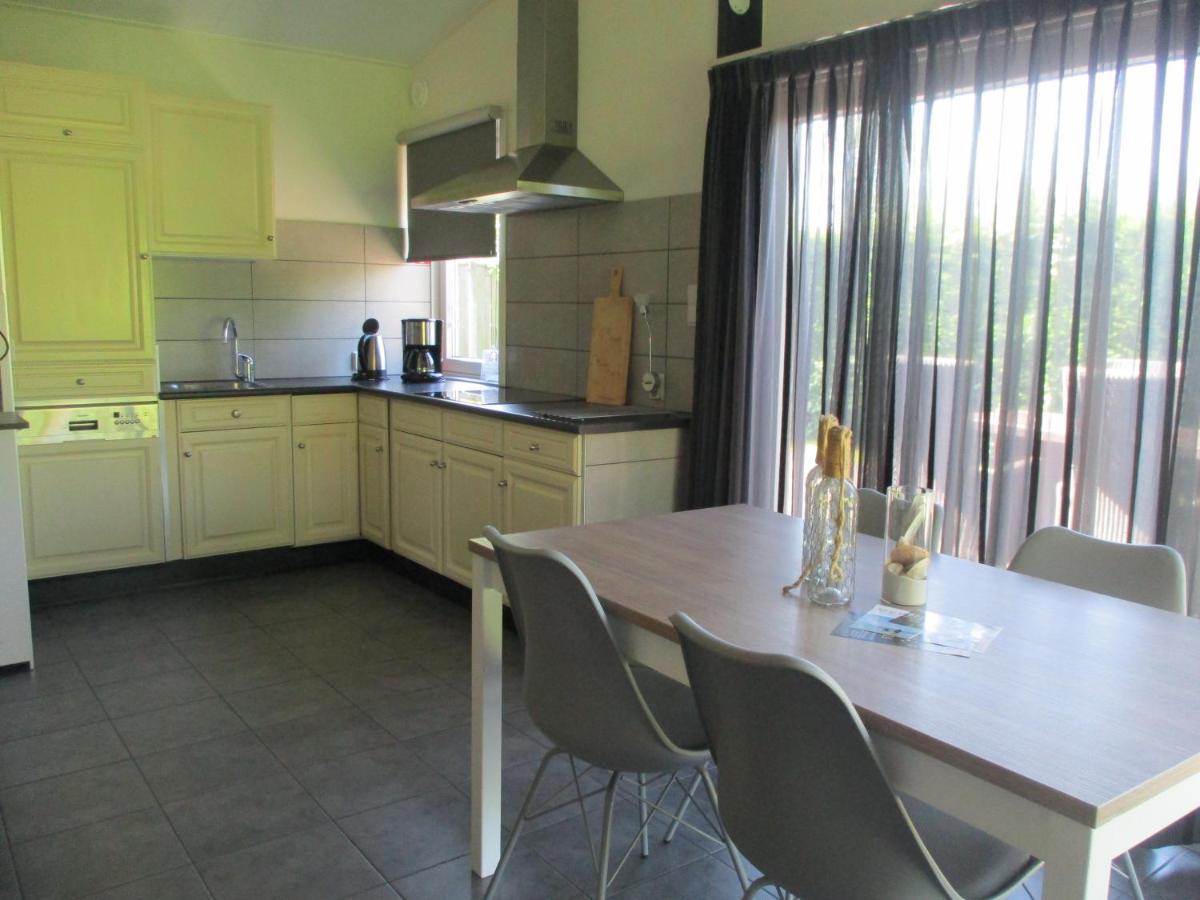 Comfortabel Vakantiehuis Aan Zee En Meer ! Kamperland Exterior photo